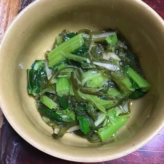 かき菜とメカブの酢の物。